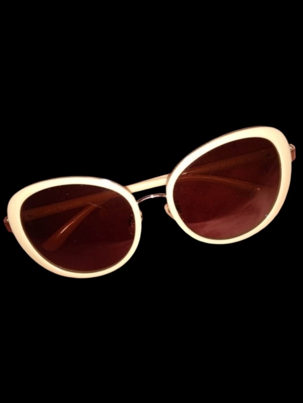 Ann Taylor Ivory Cream Sunglasses Chic Retro Frames Vintage Style Mod Veranda